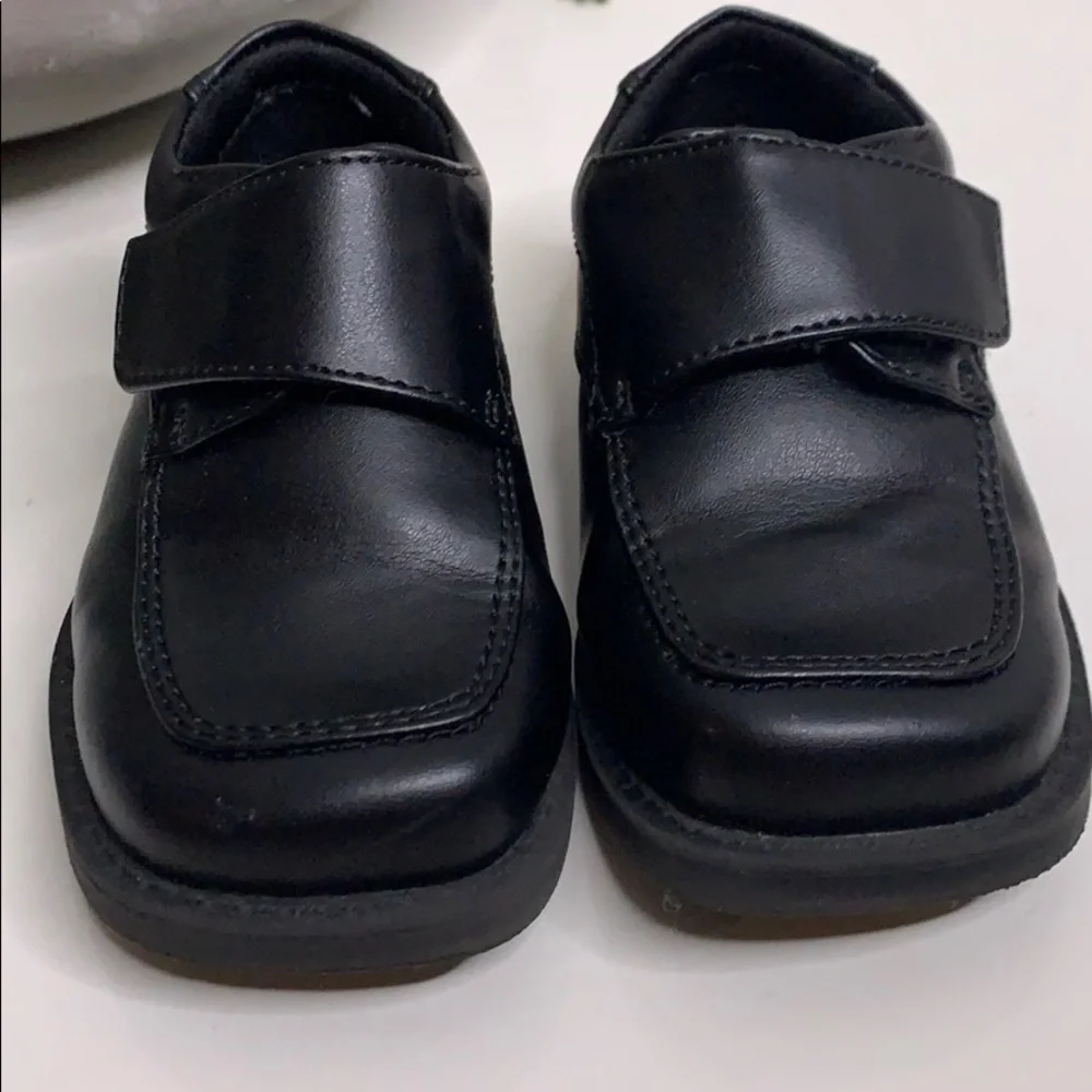 smart fit black faux leather classic Velcro shoes boys toddler 7.5